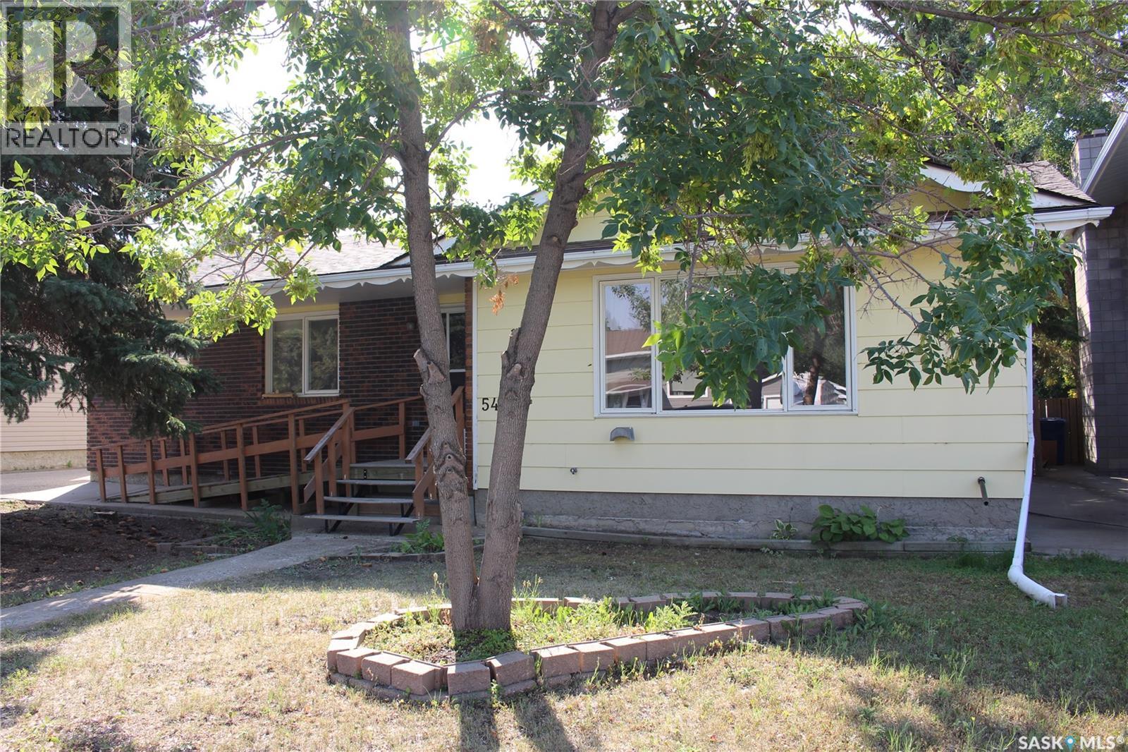Photo 5 of 54 Buttercup Crescent Nw, Moose Jaw SK