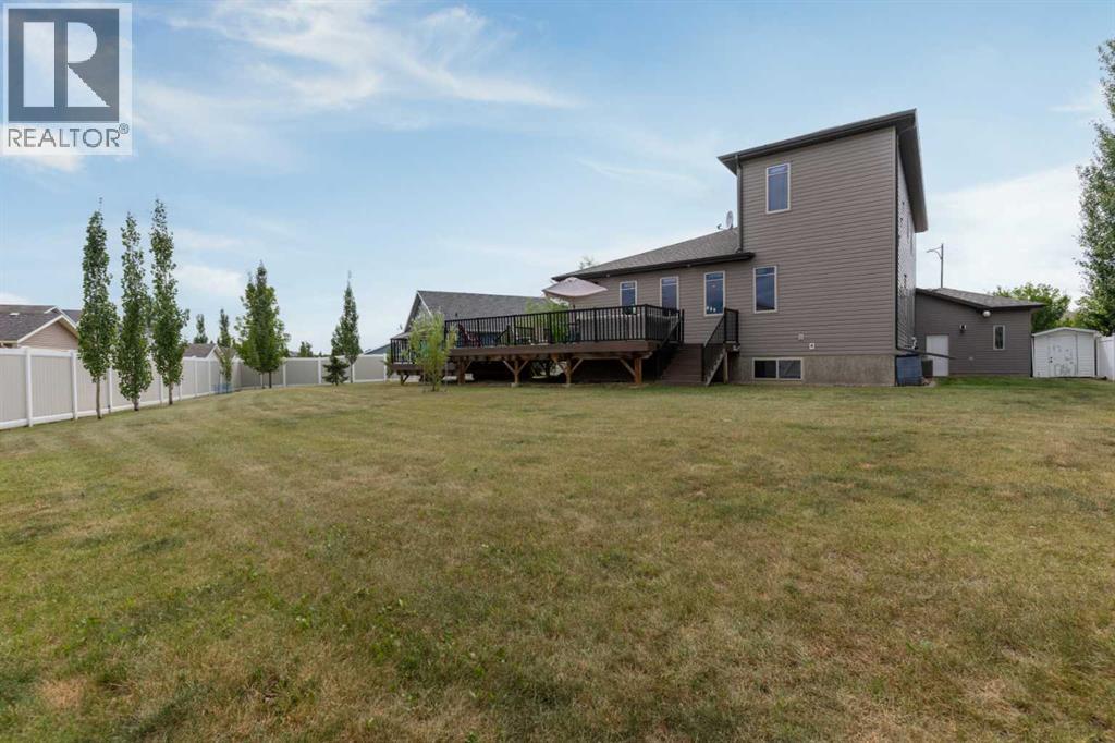 Photo 2 of 2709 59 Streetclose, Camrose AB
