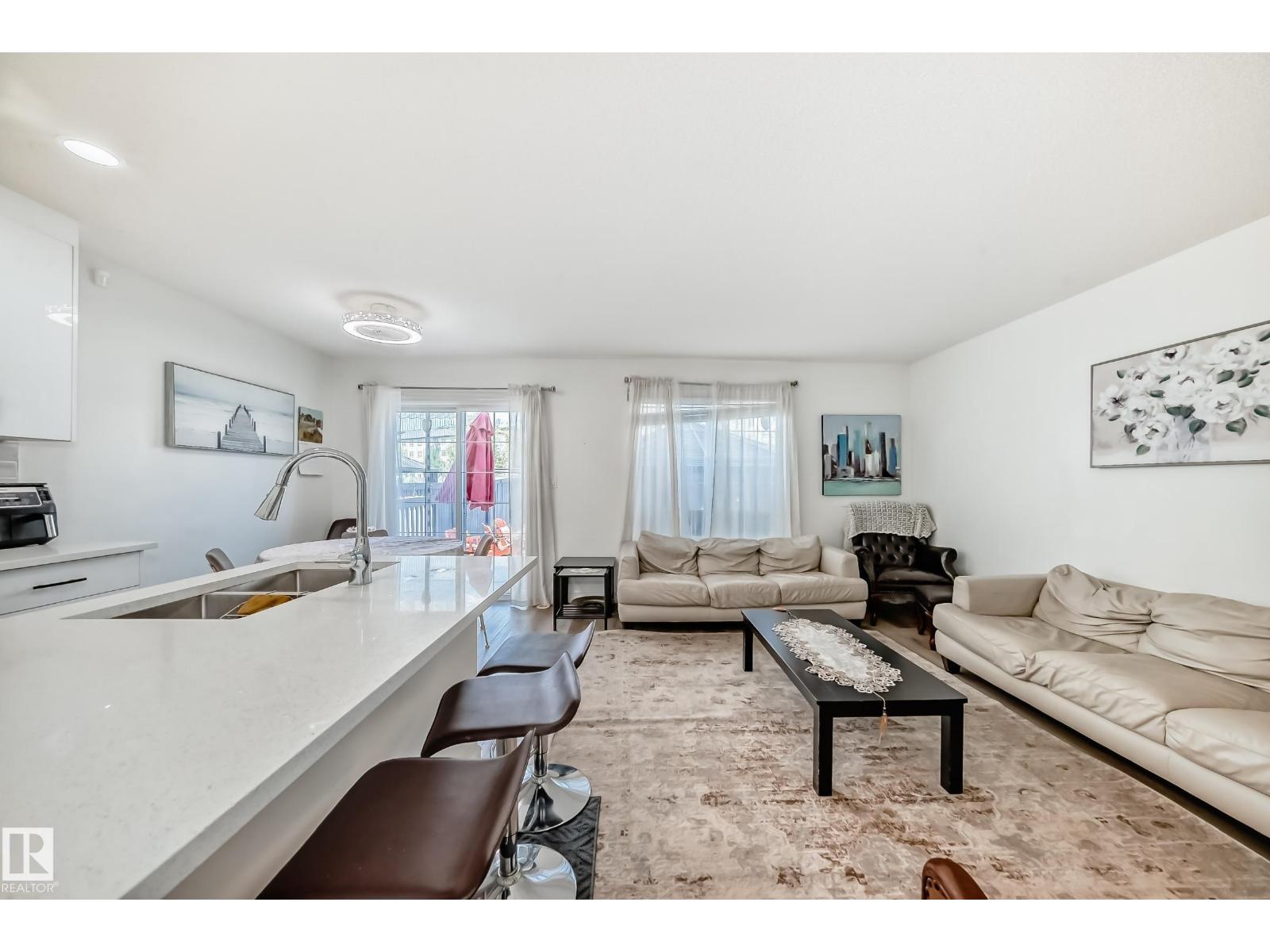 Photo 9 of 13418 166 Av Nw, Edmonton AB