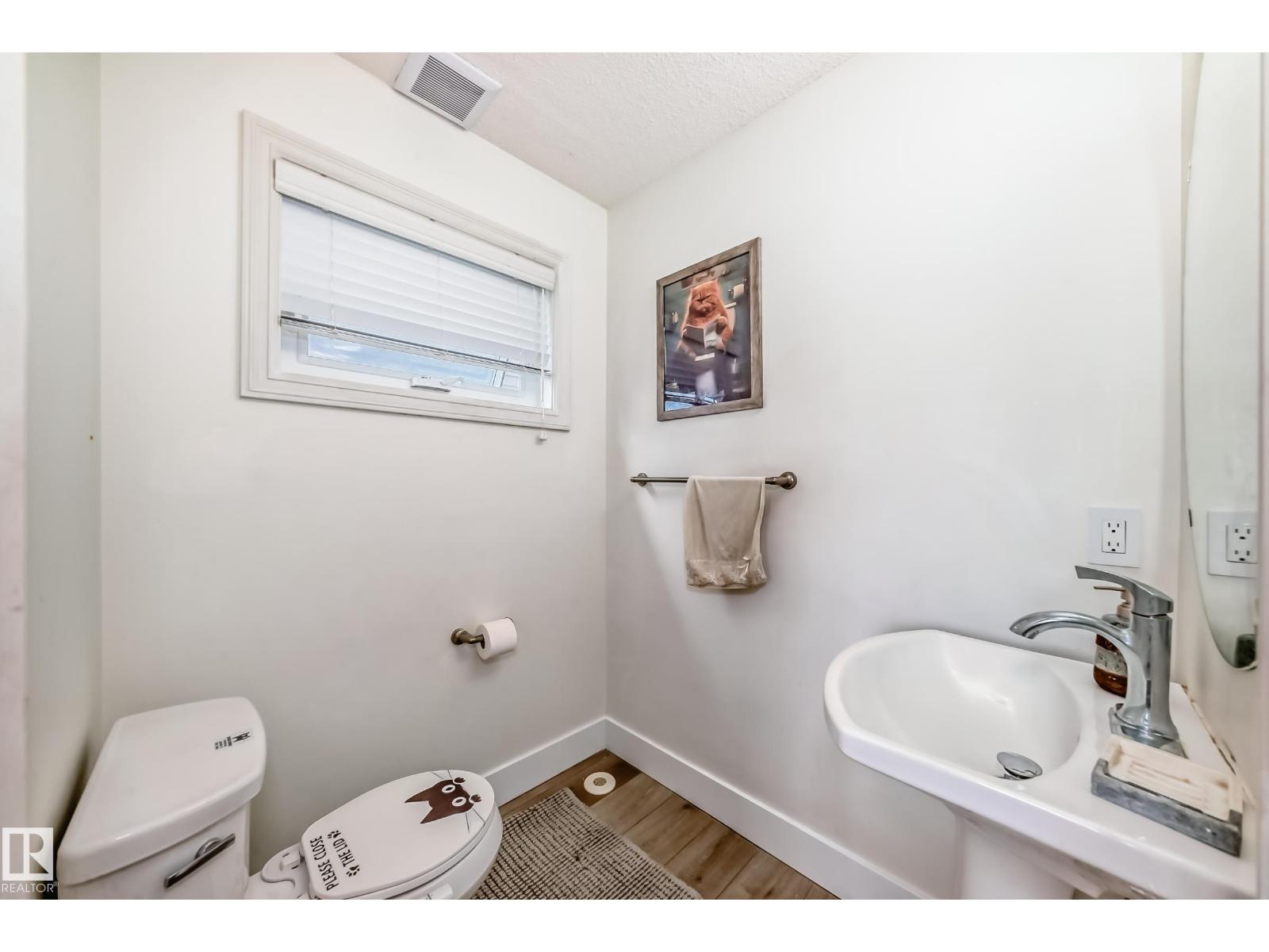 Photo 6 of 13418 166 Av Nw, Edmonton AB