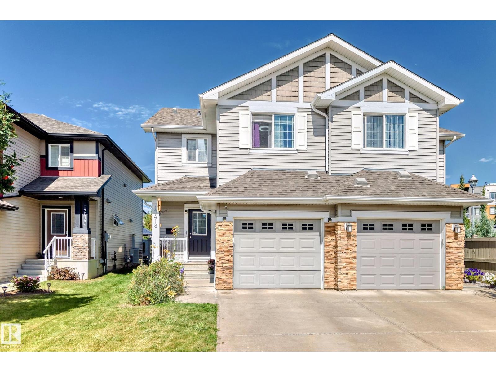 Photo 2 of 13418 166 Av Nw, Edmonton AB