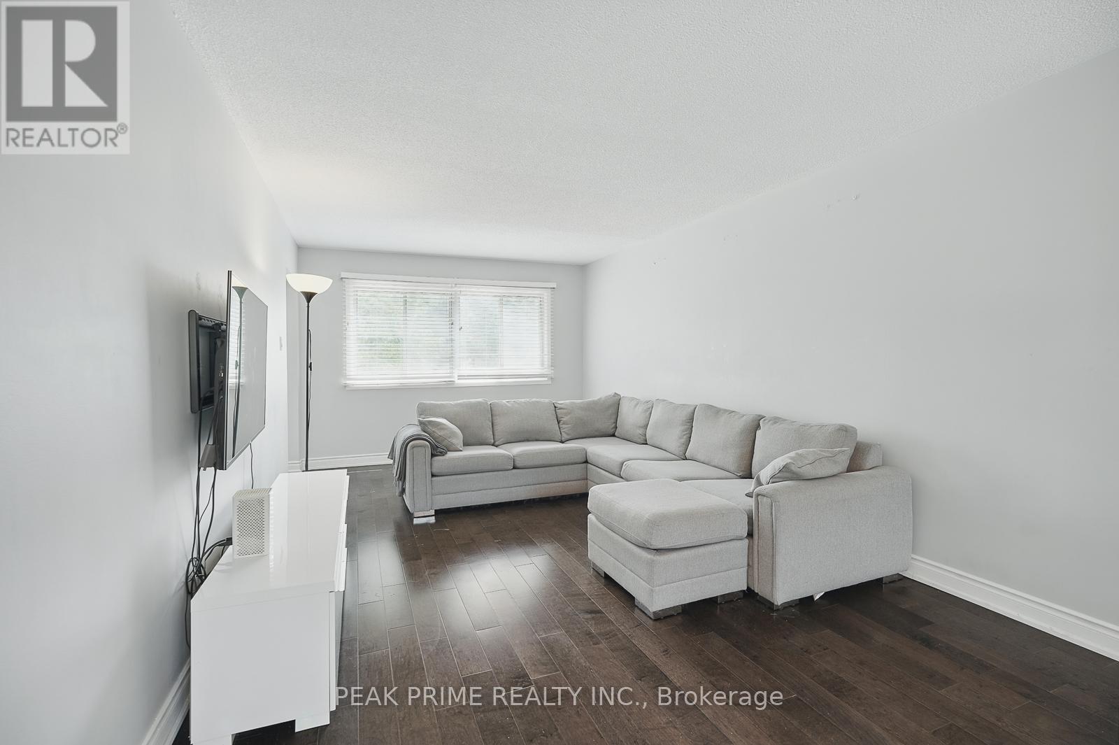 Photo 8 of 28 7030 Copenhagen Road, Mississauga ON