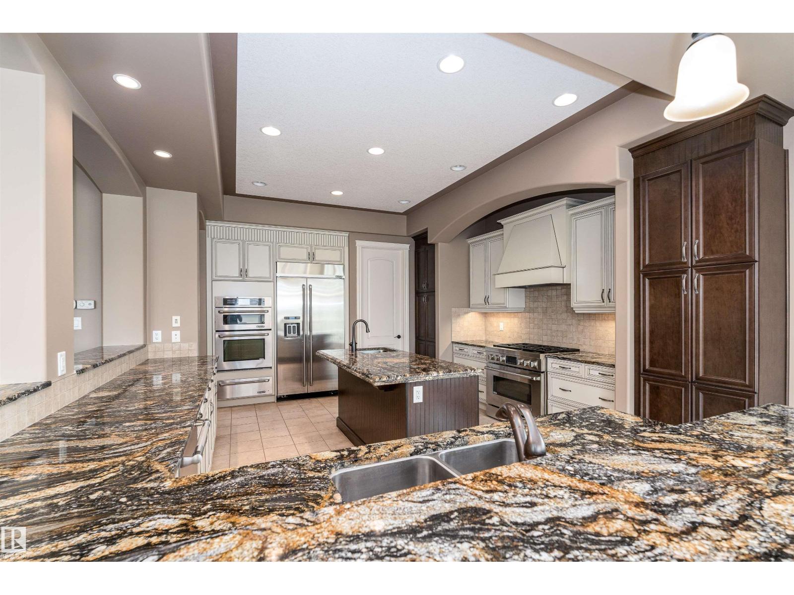 Photo 5 of 3312 Watson Ba Sw, Edmonton AB