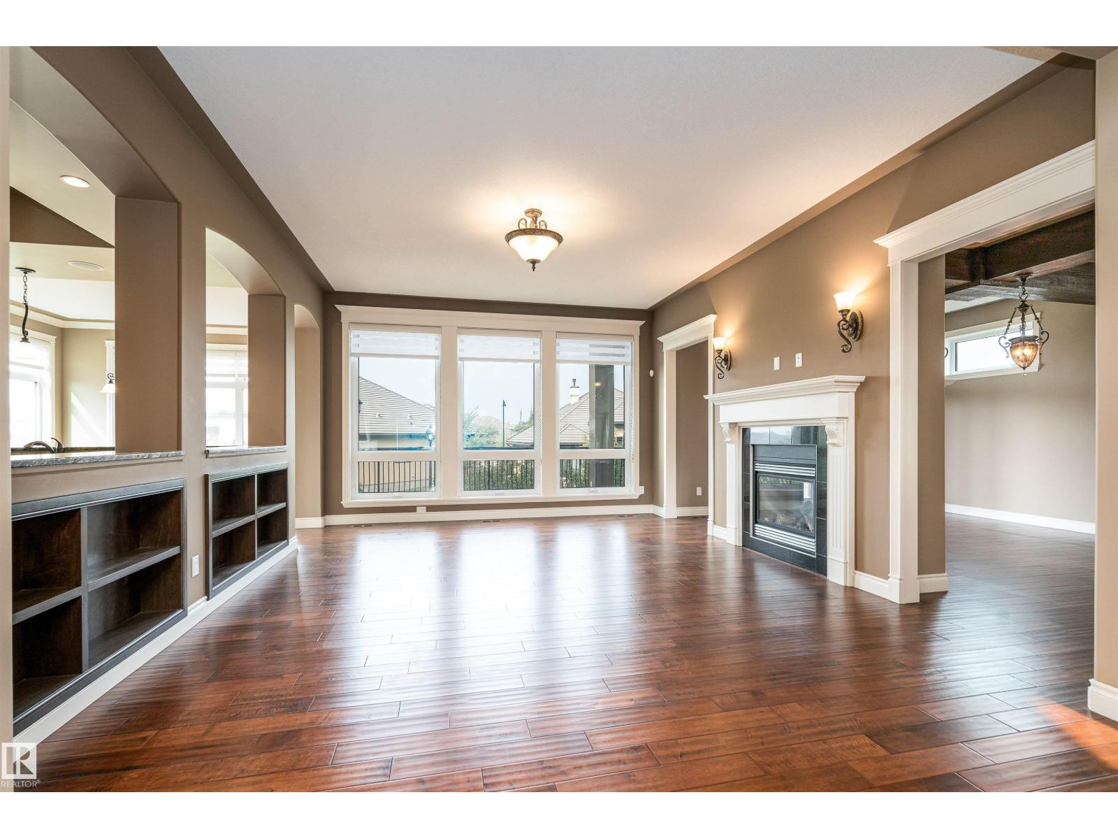 Photo 2 of 3312 Watson Ba Sw, Edmonton AB