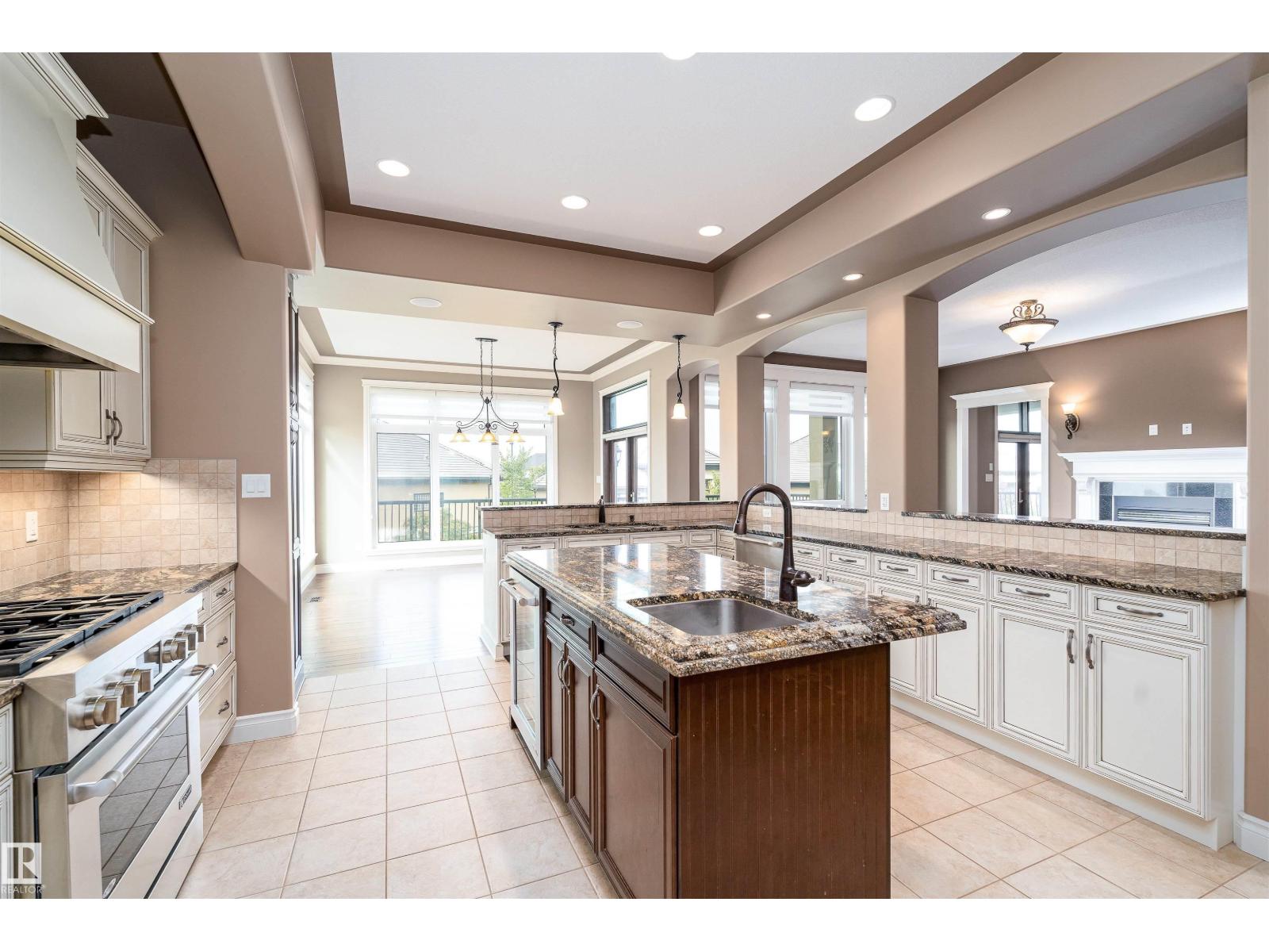 Photo 7 of 3312 Watson Ba Sw, Edmonton AB