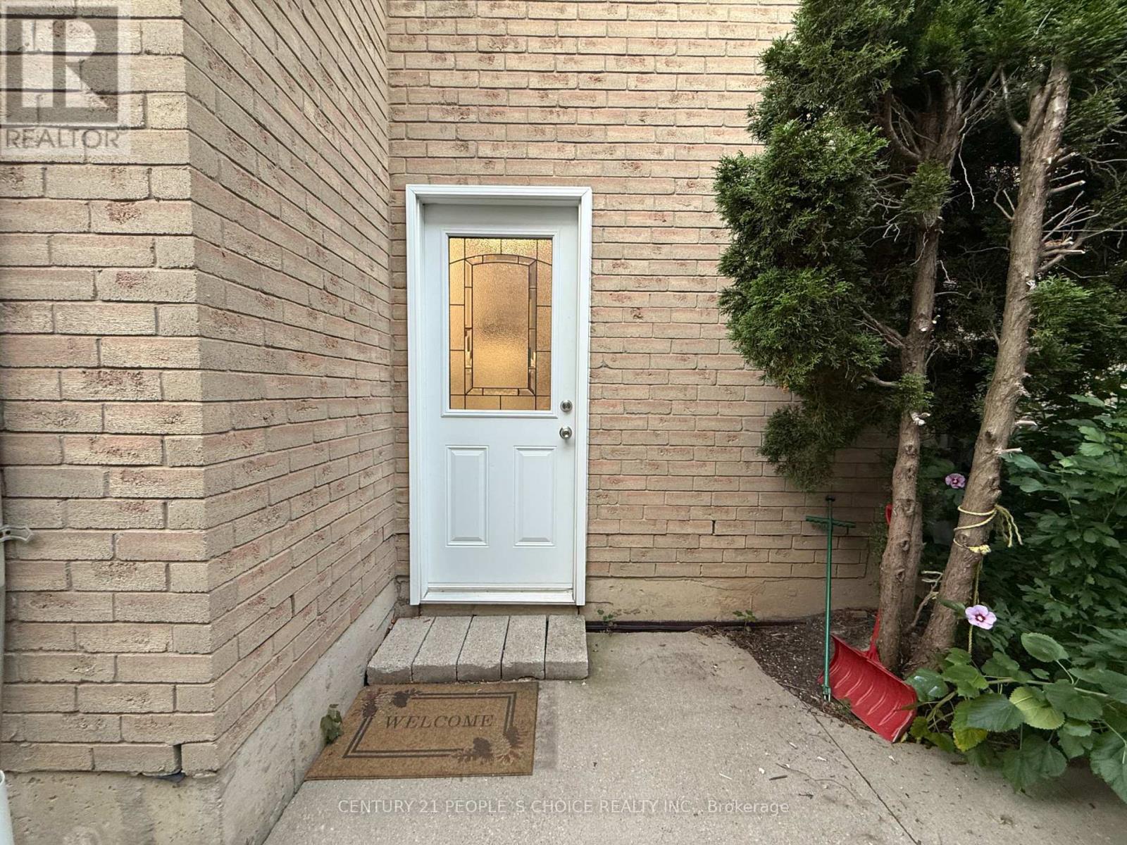 Photo 3 of Bsmt 2906 Peacock Drive, Mississauga ON