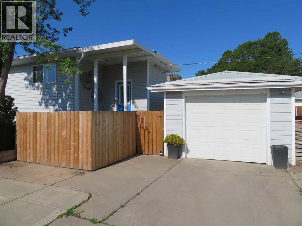 4904 42 Street, Innisfail
