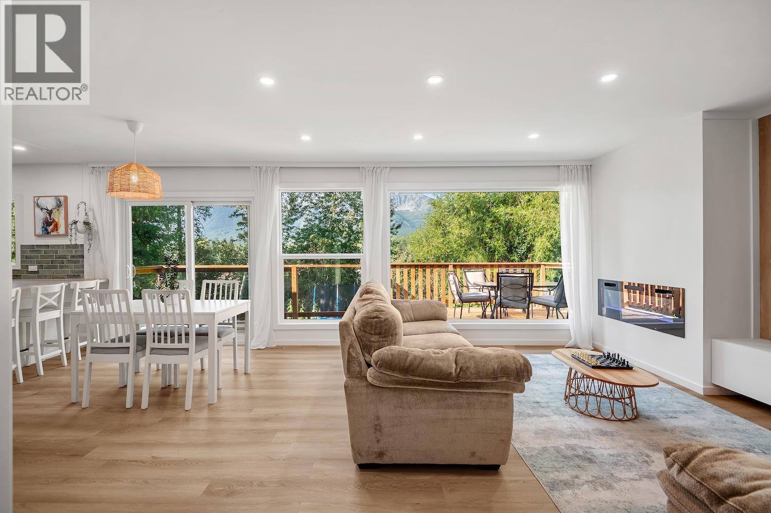 31 ELKVIEW Drive, Fernie
