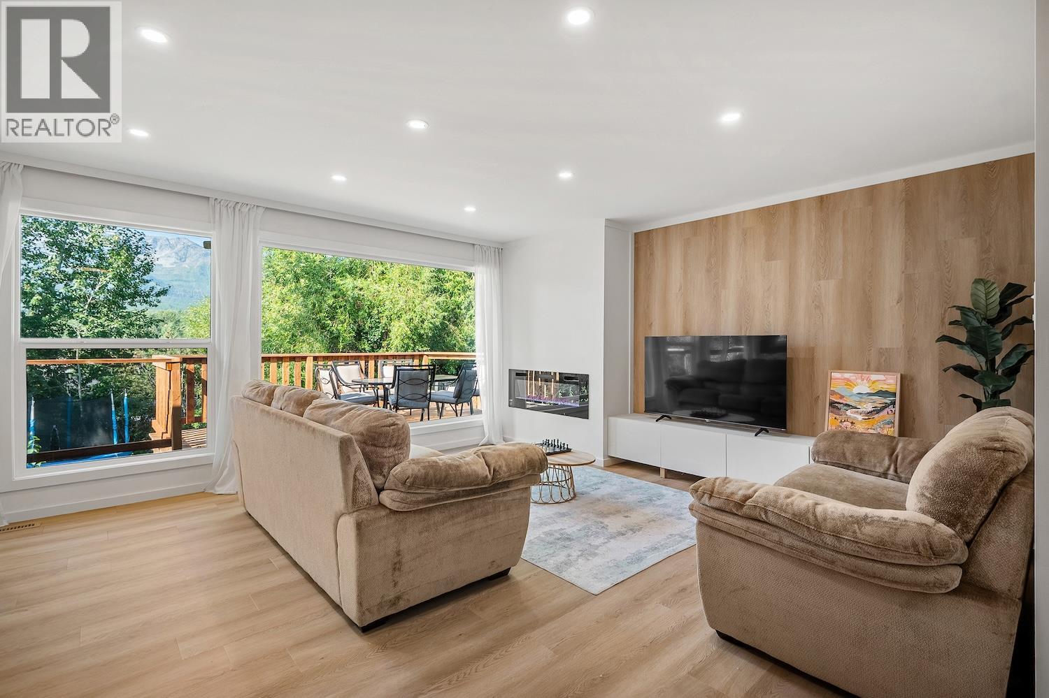 31 ELKVIEW Drive, Fernie