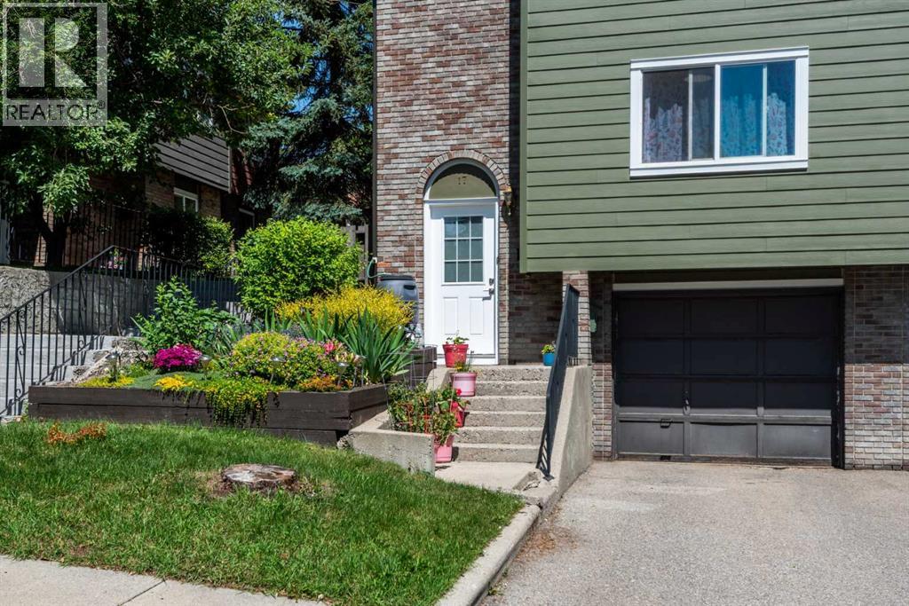 Photo 2 of 17 210 86 Avenue Se, Calgary AB