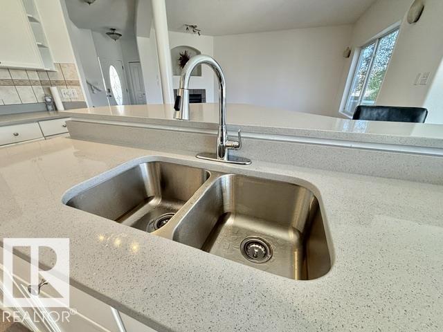 Photo 9 of 2622 Marion Pl Sw, Edmonton AB
