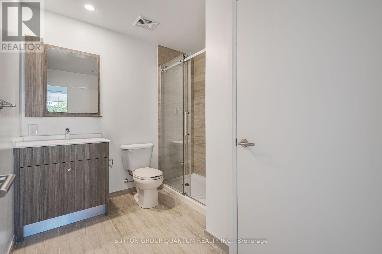 Photo 11 of 302 75 Canterbury Place, Toronto ON