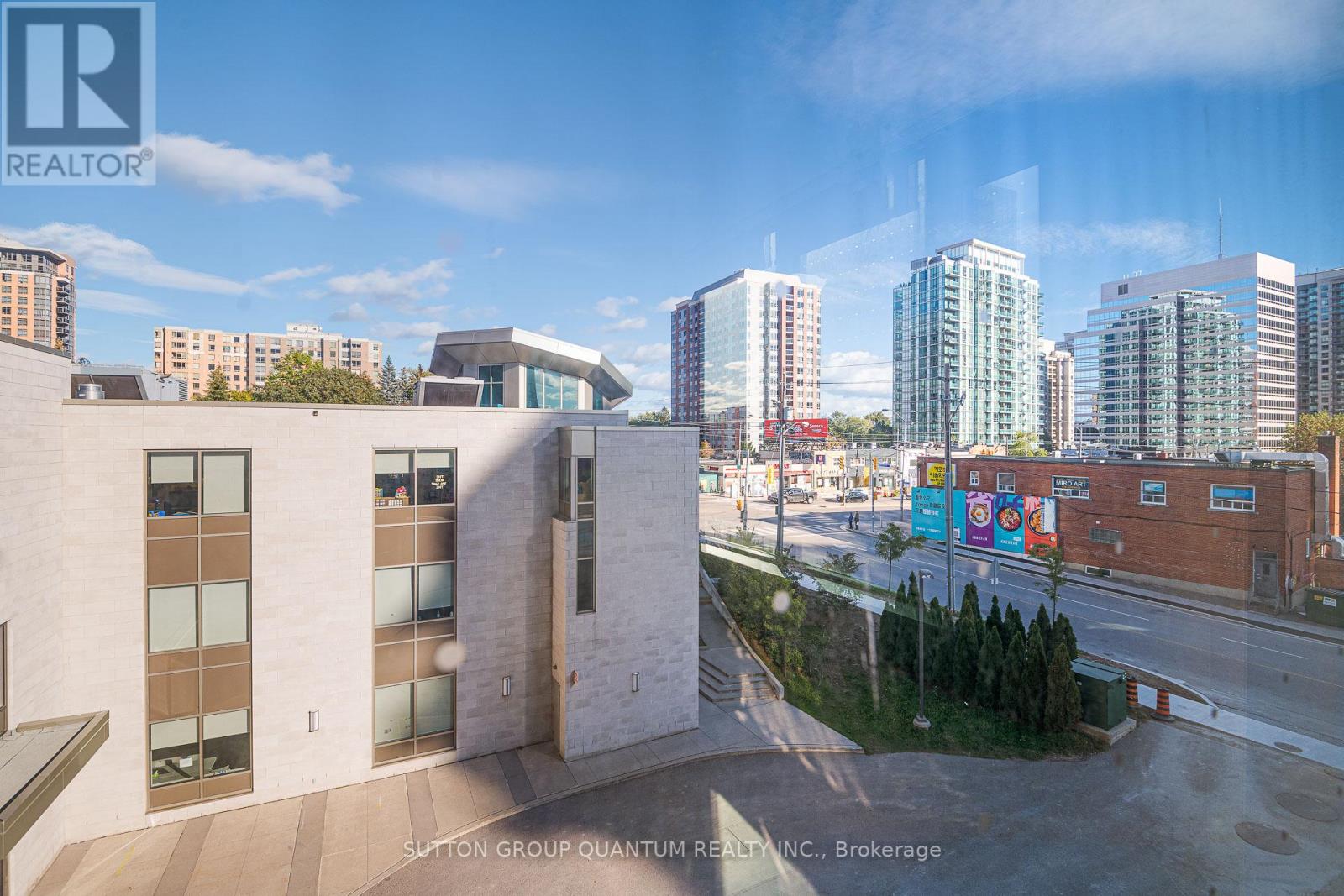 Photo 13 of 302 75 Canterbury Place, Toronto ON