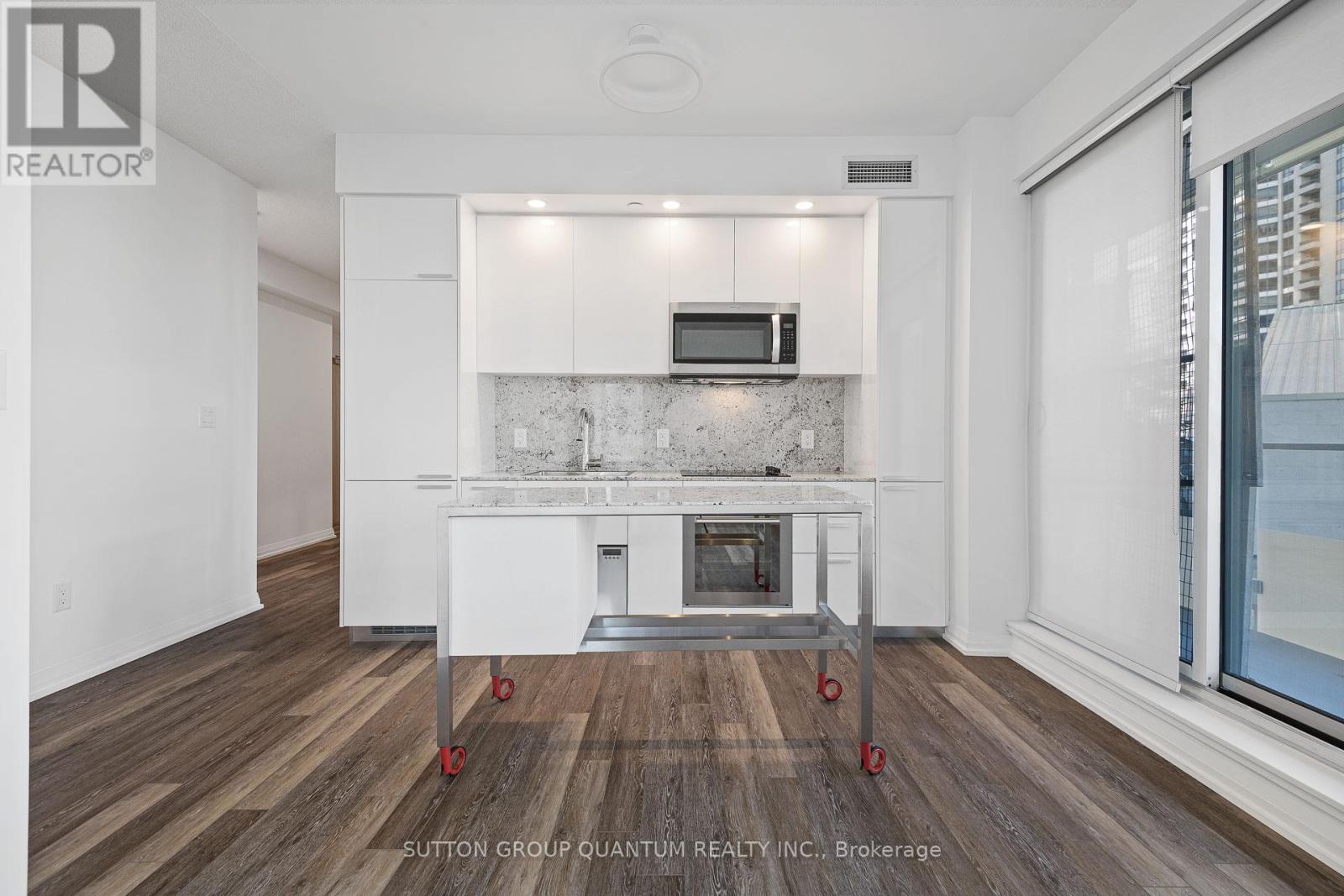 Photo 2 of 302 75 Canterbury Place, Toronto ON