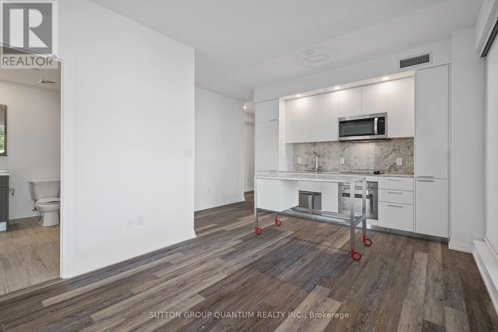 Photo 4 of 302 75 Canterbury Place, Toronto ON