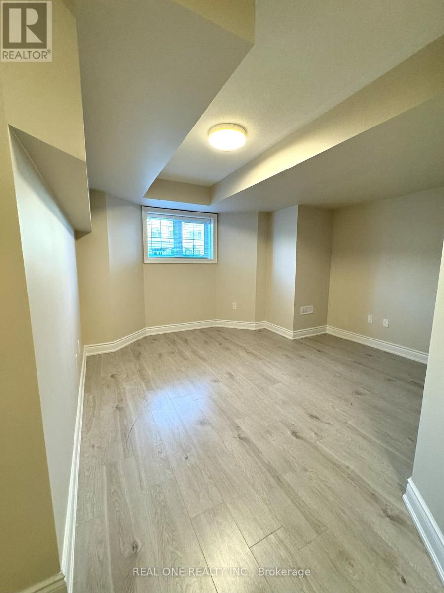 Photo 15 of 318 Coronation Road, Whitby ON