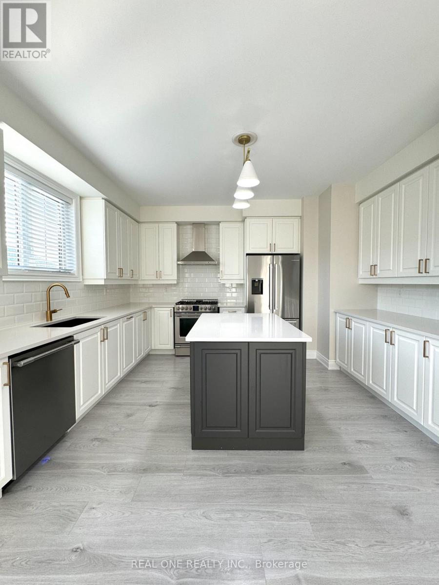 Photo 3 of 318 Coronation Road, Whitby ON