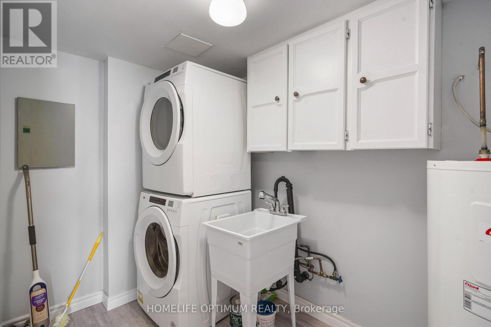 Photo 11 of 910 40 William Roe Boulevard W, Newmarket ON