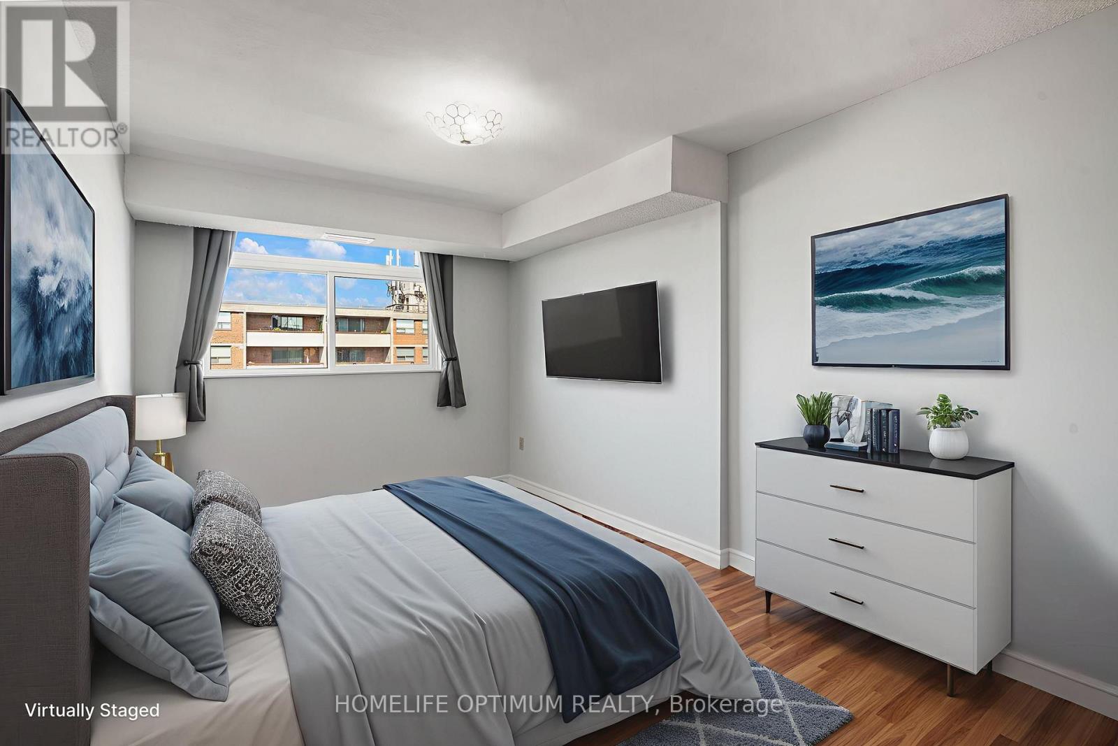 Photo 13 of 910 40 William Roe Boulevard W, Newmarket ON