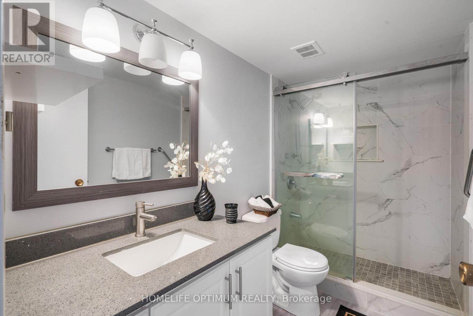 Photo 14 of 910 40 William Roe Boulevard W, Newmarket ON