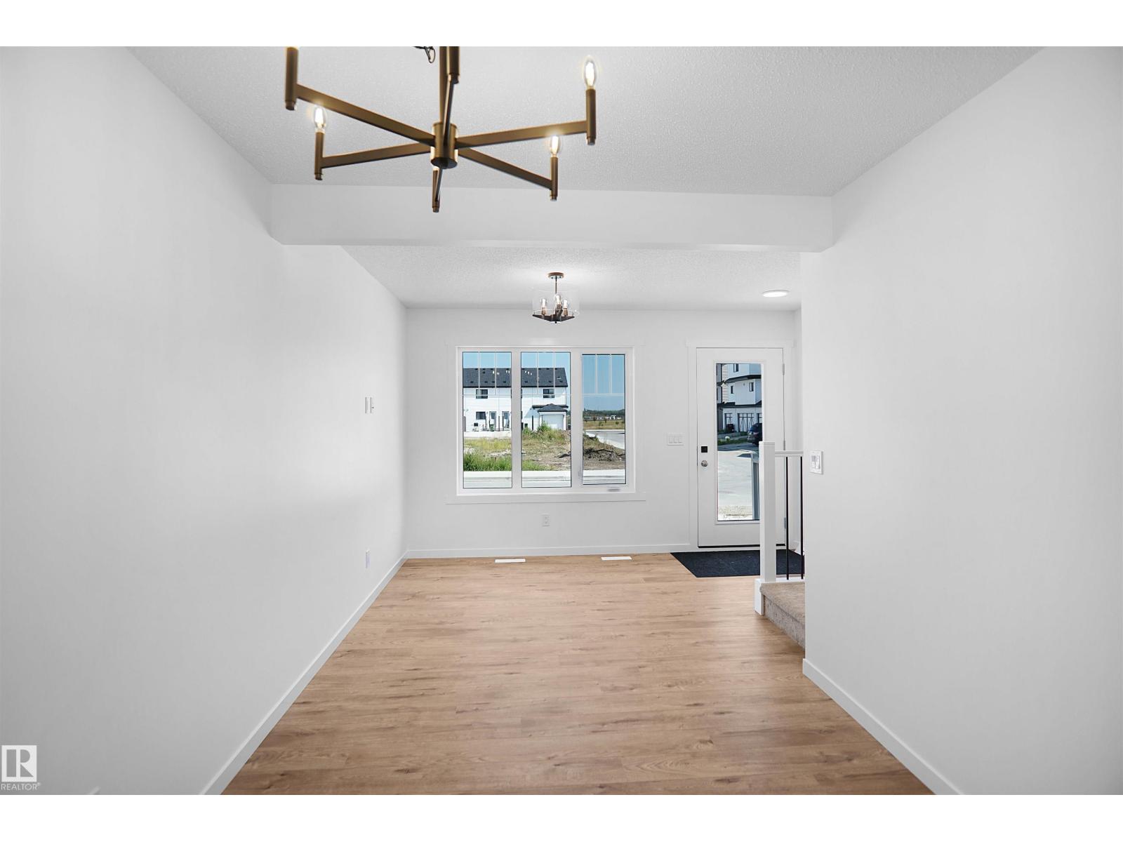 Photo 8 of 2115 210 St Nw, Edmonton AB