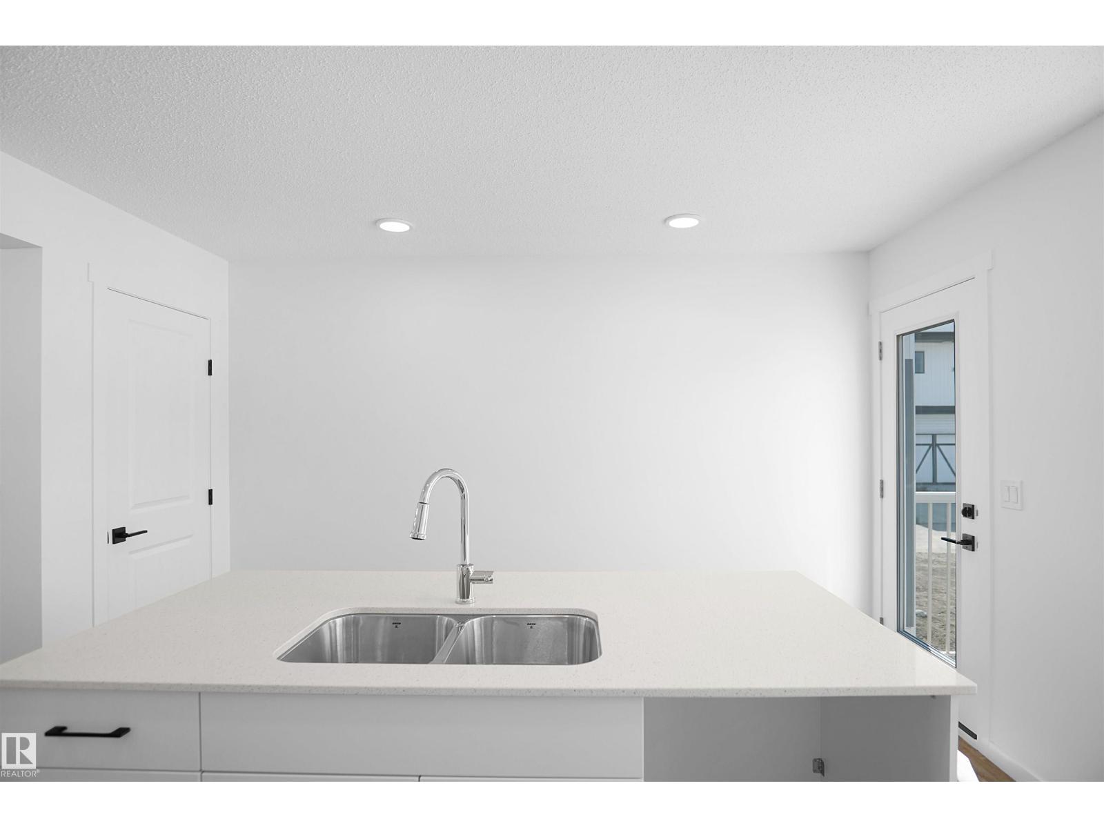 Photo 14 of 2115 210 St Nw, Edmonton AB