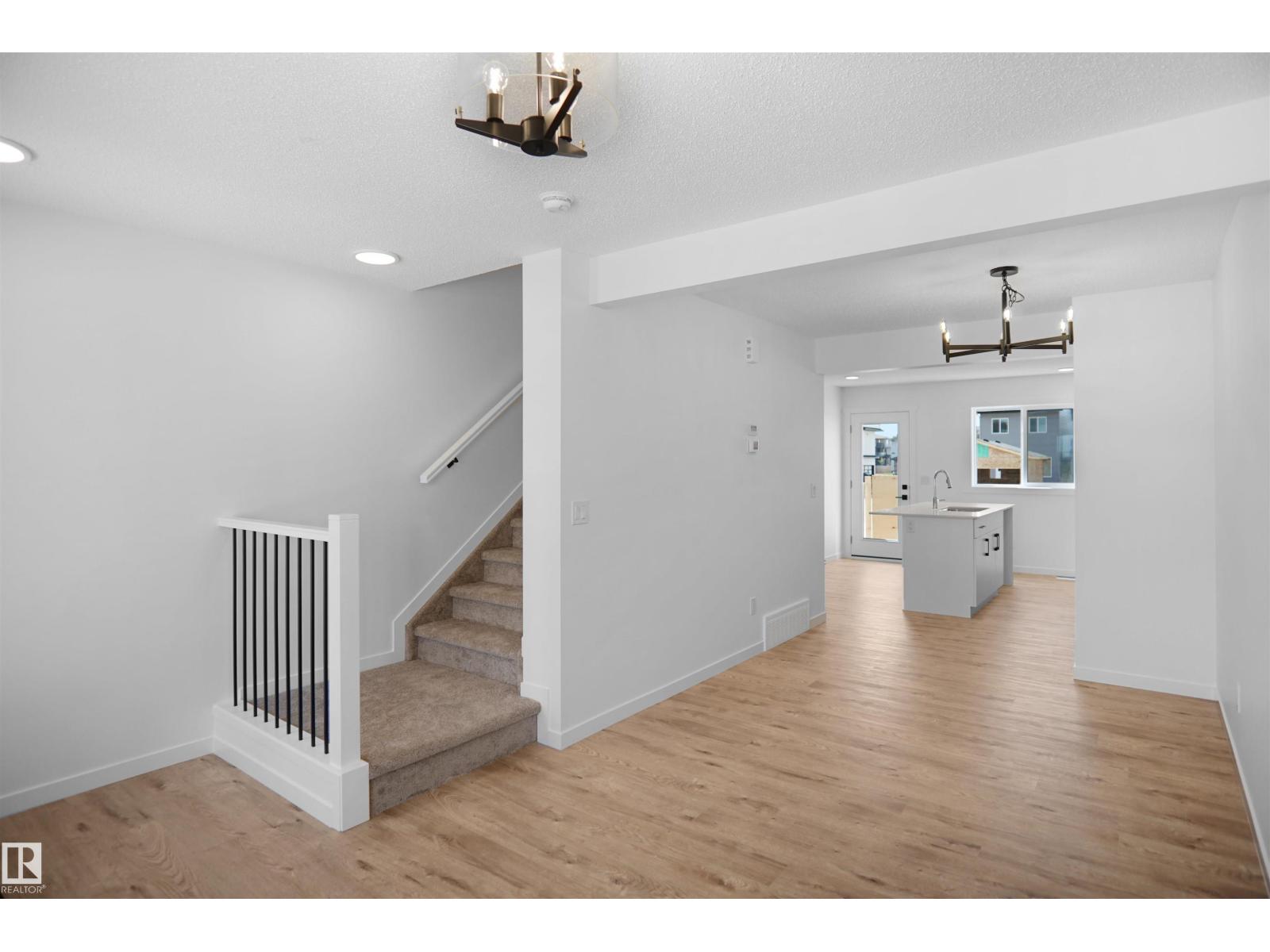 Photo 5 of 2115 210 St Nw, Edmonton AB