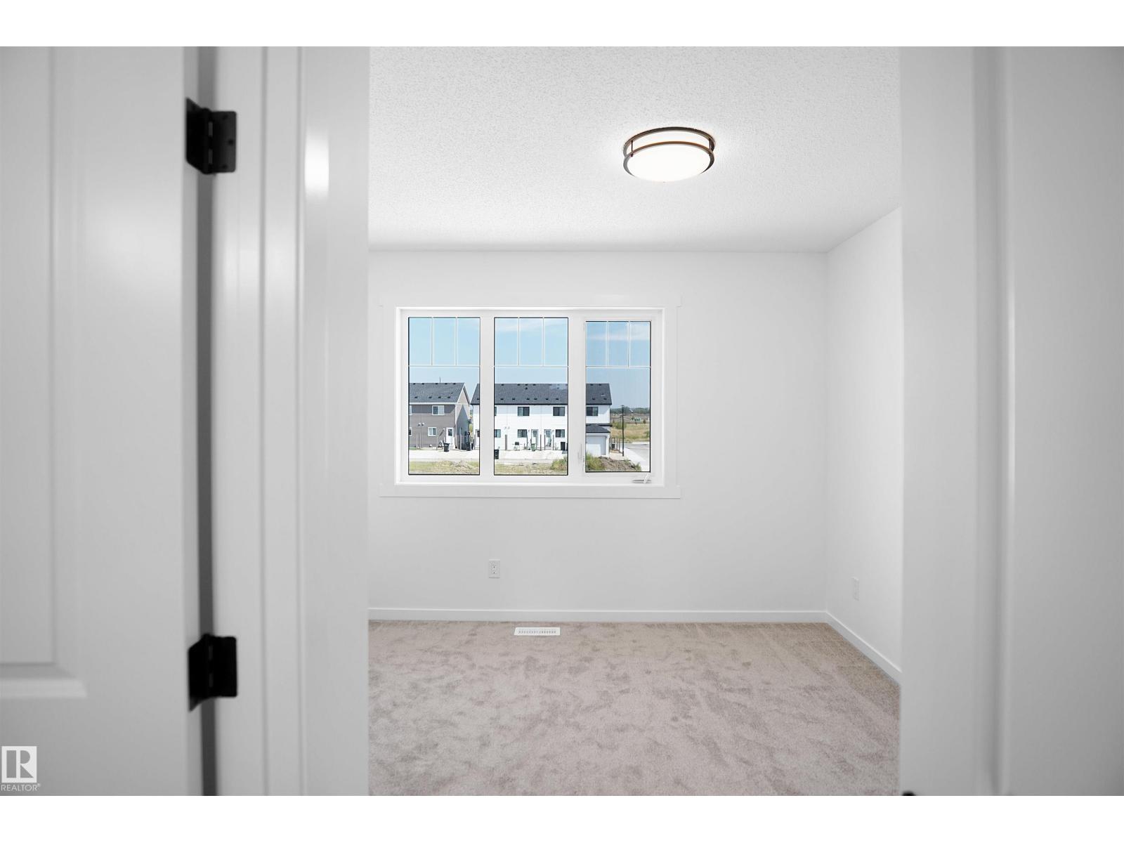 Photo 18 of 2115 210 St Nw, Edmonton AB