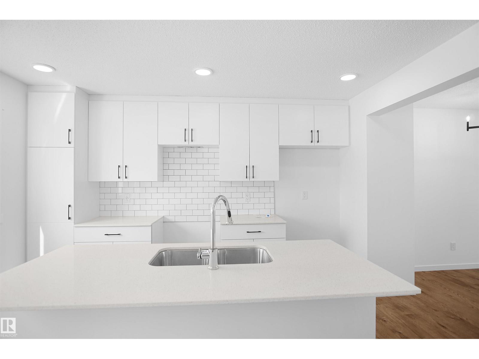 Photo 13 of 2115 210 St Nw, Edmonton AB