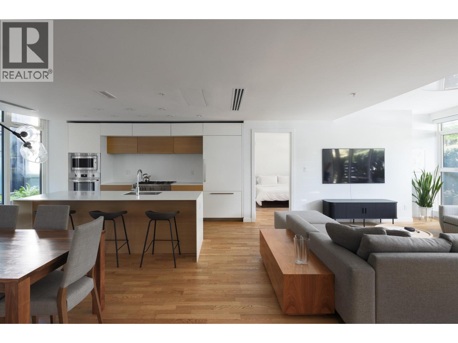 Photo 18 of 1553 W 8th Avenue, Vancouver BC