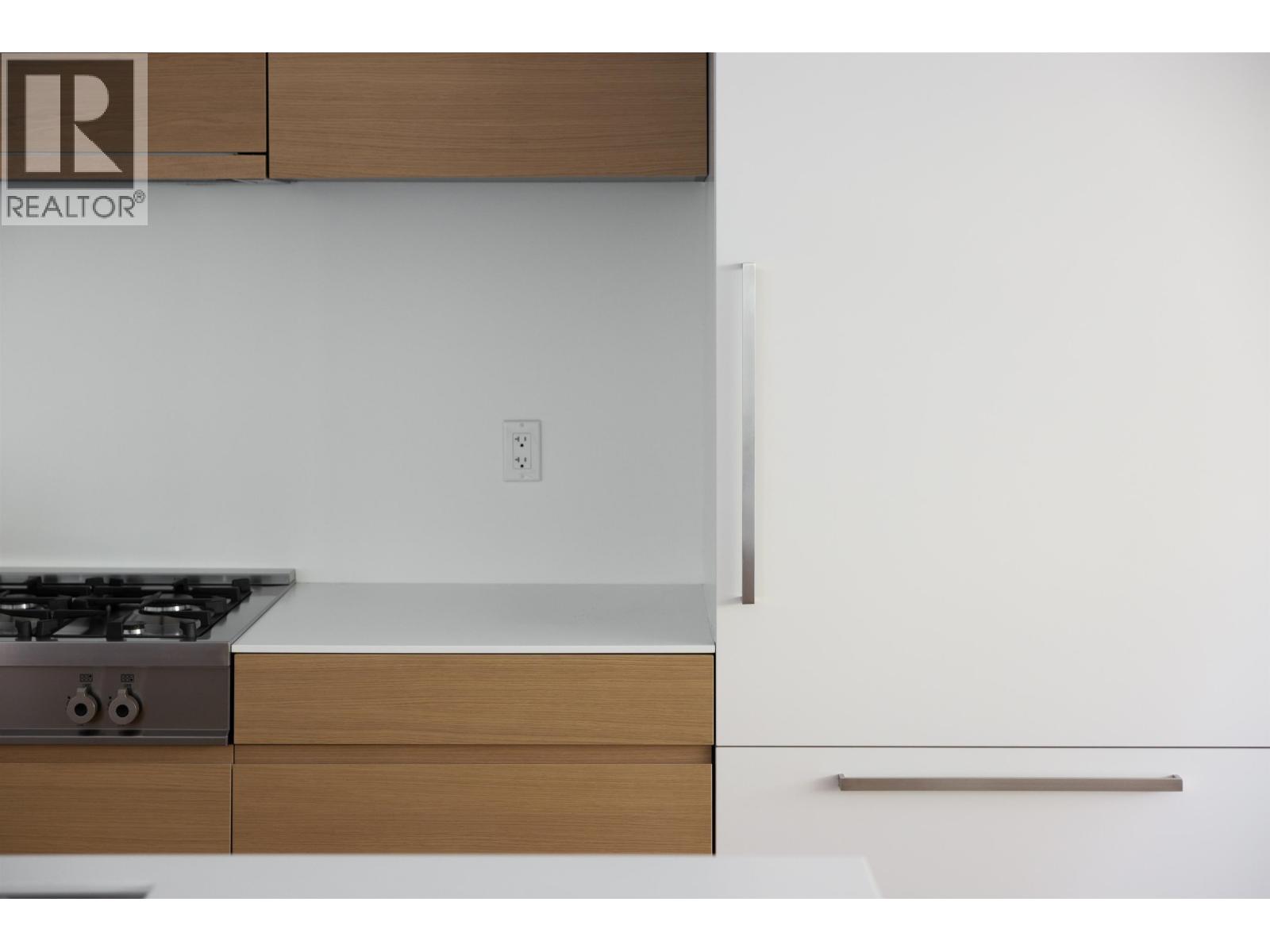 Photo 14 of 1553 W 8th Avenue, Vancouver BC