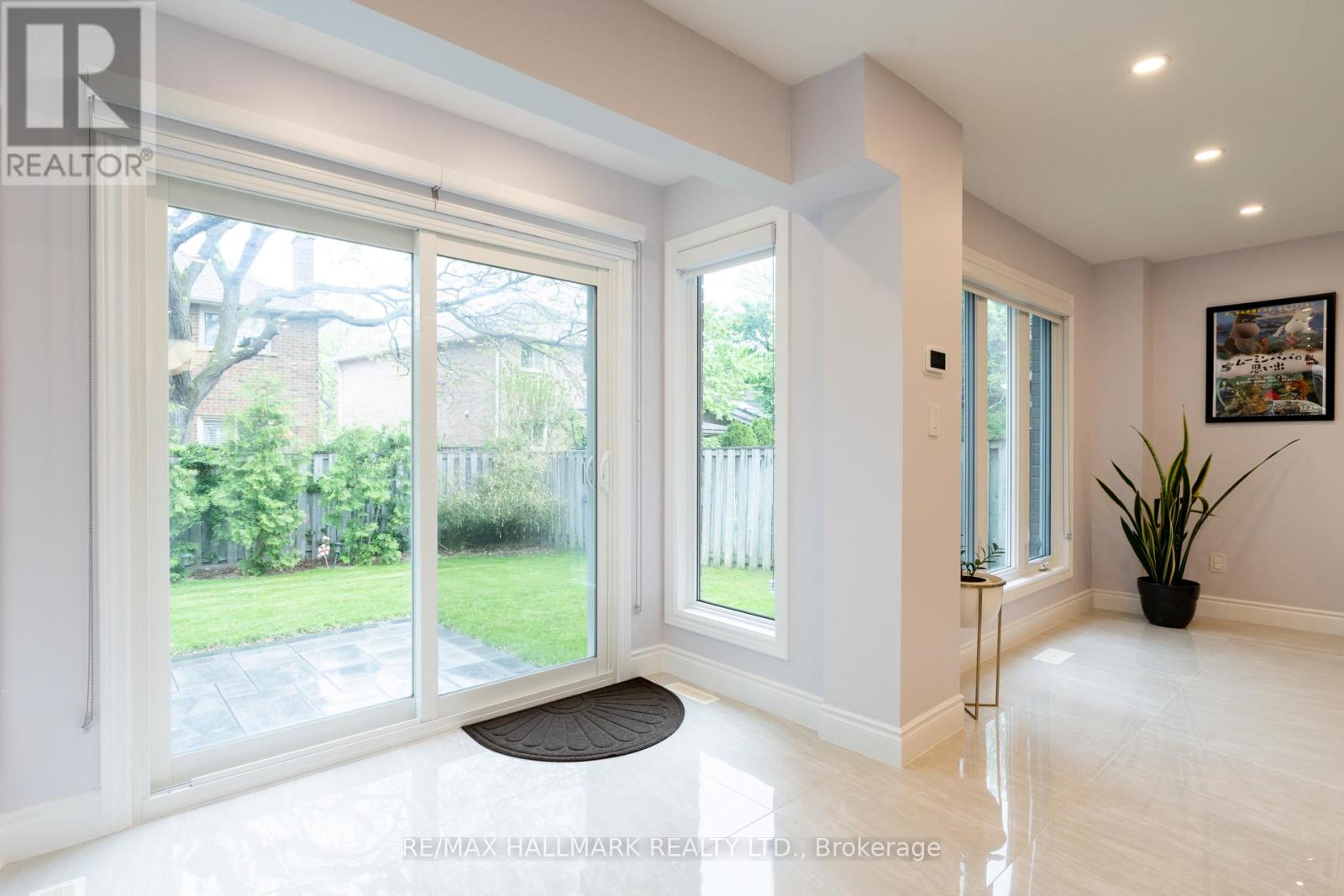 Photo 12 of 1309 Sweetbirch Court, Mississauga ON