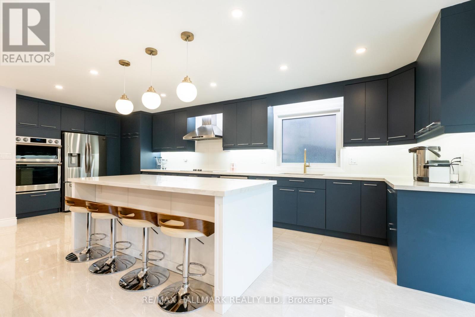 Photo 2 of 1309 Sweetbirch Court, Mississauga ON