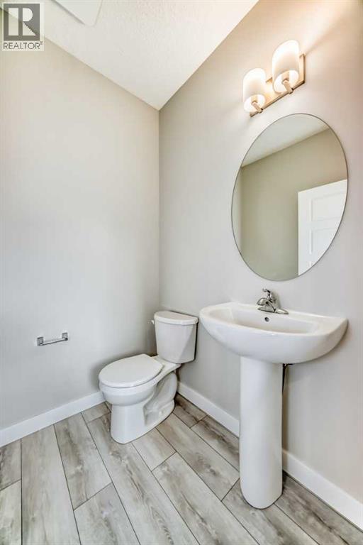 Photo 10 of 221 Midgrove Mews Sw, Airdrie AB