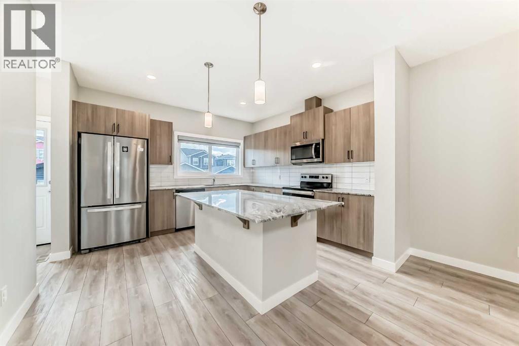 Photo 3 of 221 Midgrove Mews Sw, Airdrie AB
