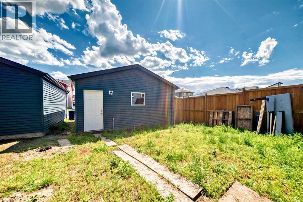 Photo 33 of 221 Midgrove Mews Sw, Airdrie AB