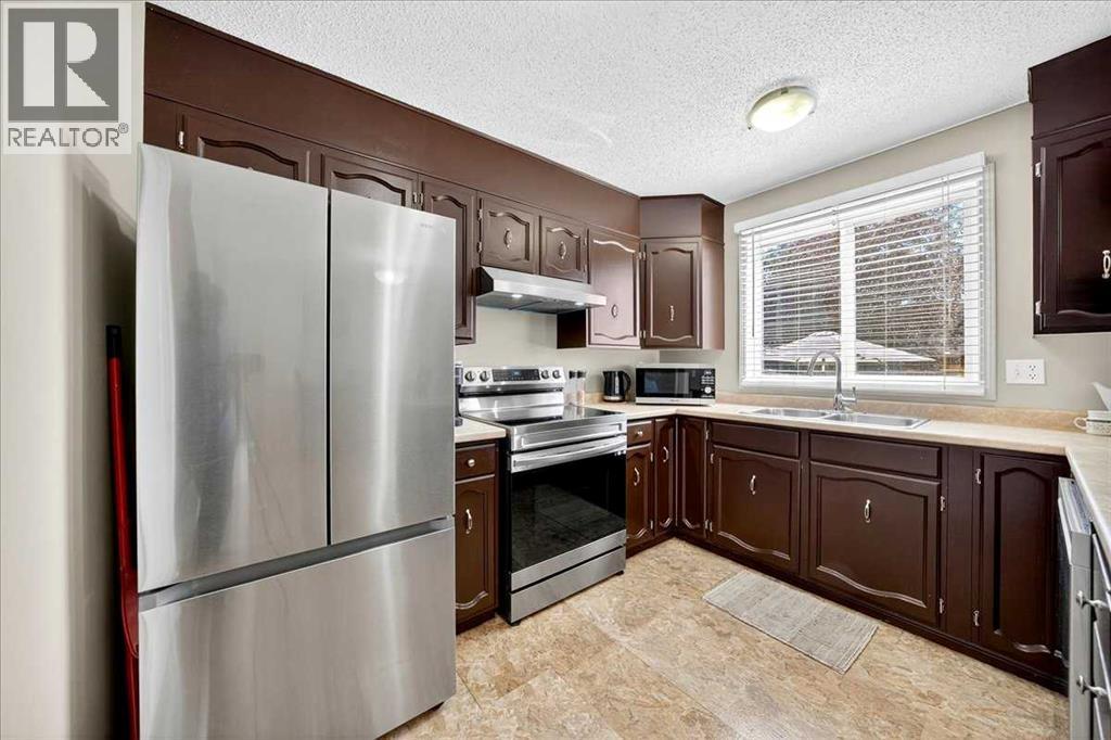 Single Family House for Sale in   Avenue NE Pineridge Calgary 