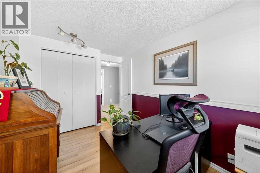 Single Family House for Sale in   Avenue NE Pineridge Calgary 