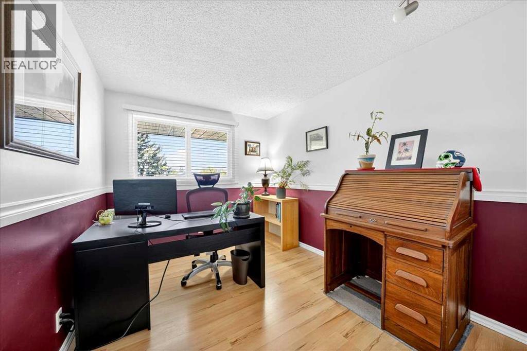 Single Family House for Sale in   Avenue NE Pineridge Calgary 