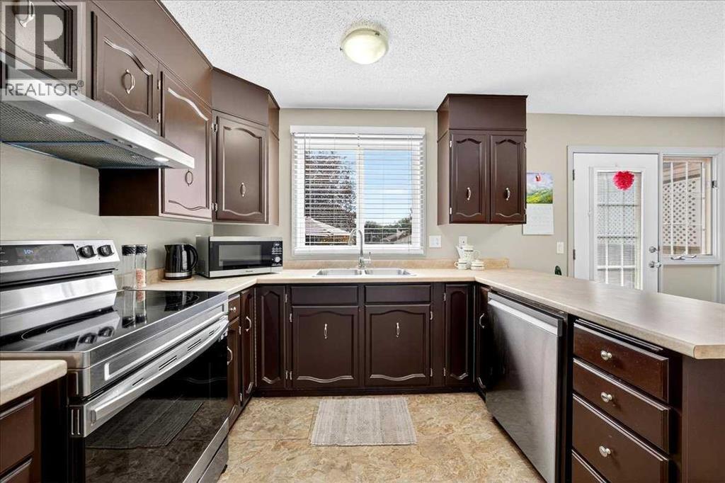Single Family House for Sale in   Avenue NE Pineridge Calgary 