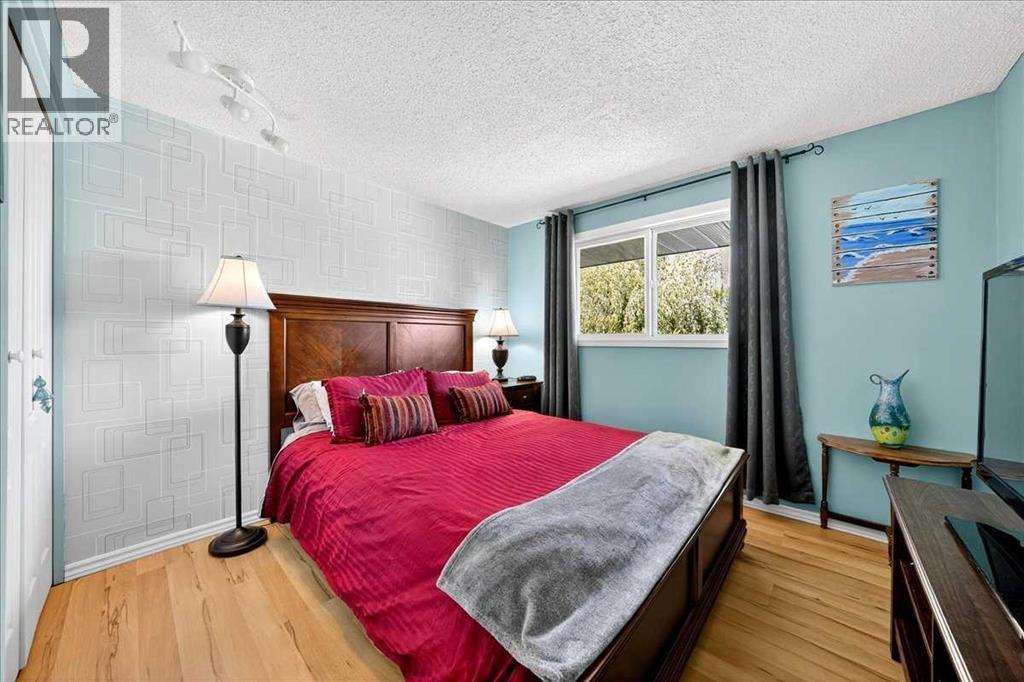 Single Family House for Sale in   Avenue NE Pineridge Calgary 
