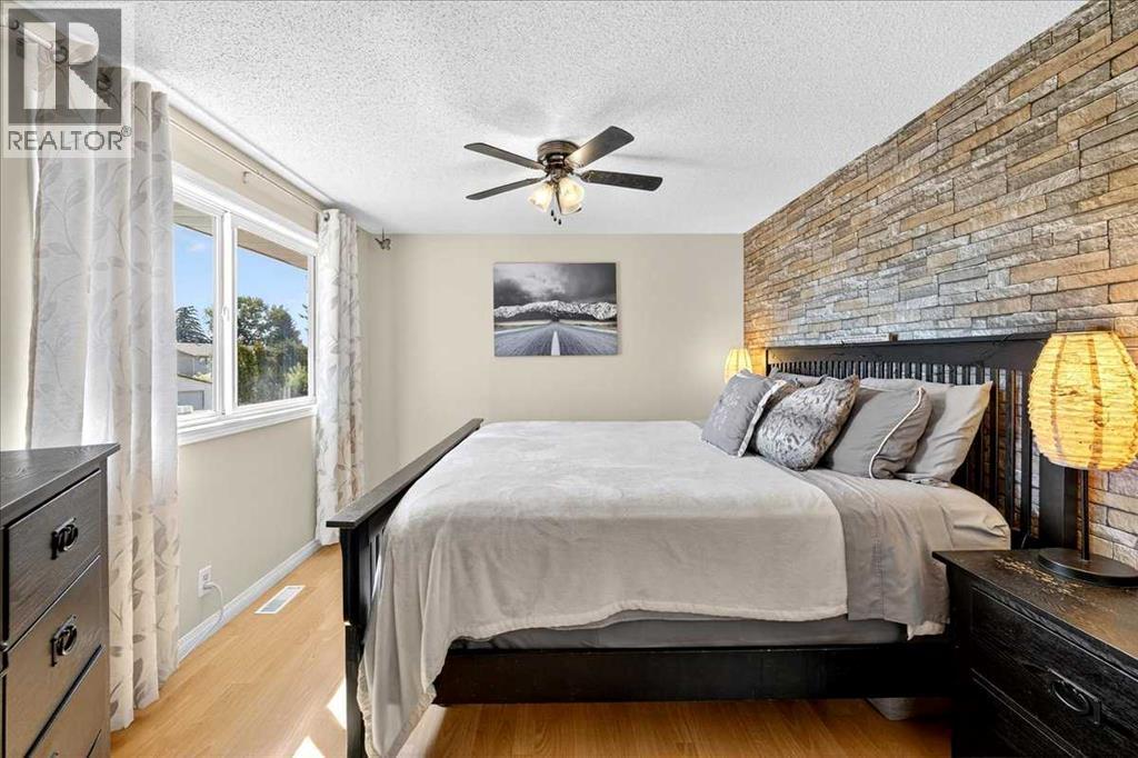 Single Family House for Sale in   Avenue NE Pineridge Calgary 