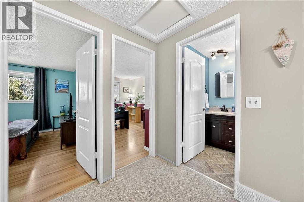 Single Family House for Sale in   Avenue NE Pineridge Calgary 