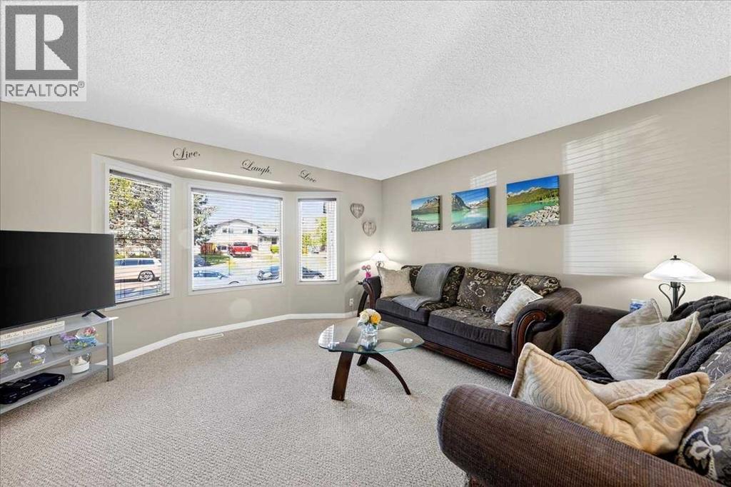 Single Family House for Sale in   Avenue NE Pineridge Calgary 