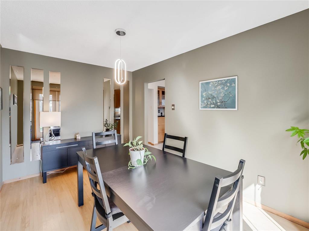 Photo 9 of 6 Meadowbrook Road, Winnipeg MB