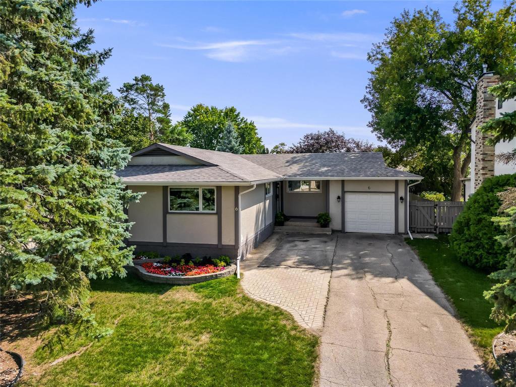 Photo 3 of 6 Meadowbrook Road, Winnipeg MB