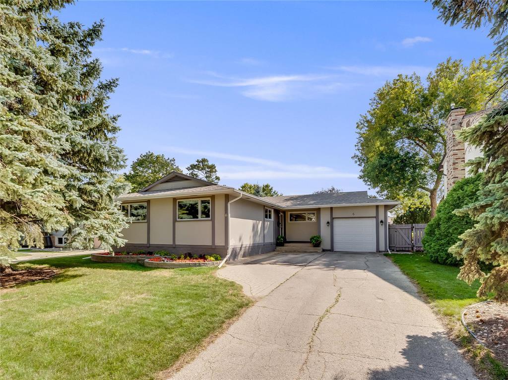 Photo 2 of 6 Meadowbrook Road, Winnipeg MB
