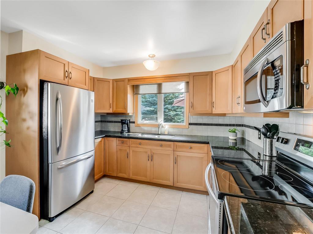 Photo 11 of 6 Meadowbrook Road, Winnipeg MB