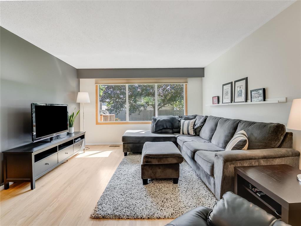 Photo 7 of 6 Meadowbrook Road, Winnipeg MB