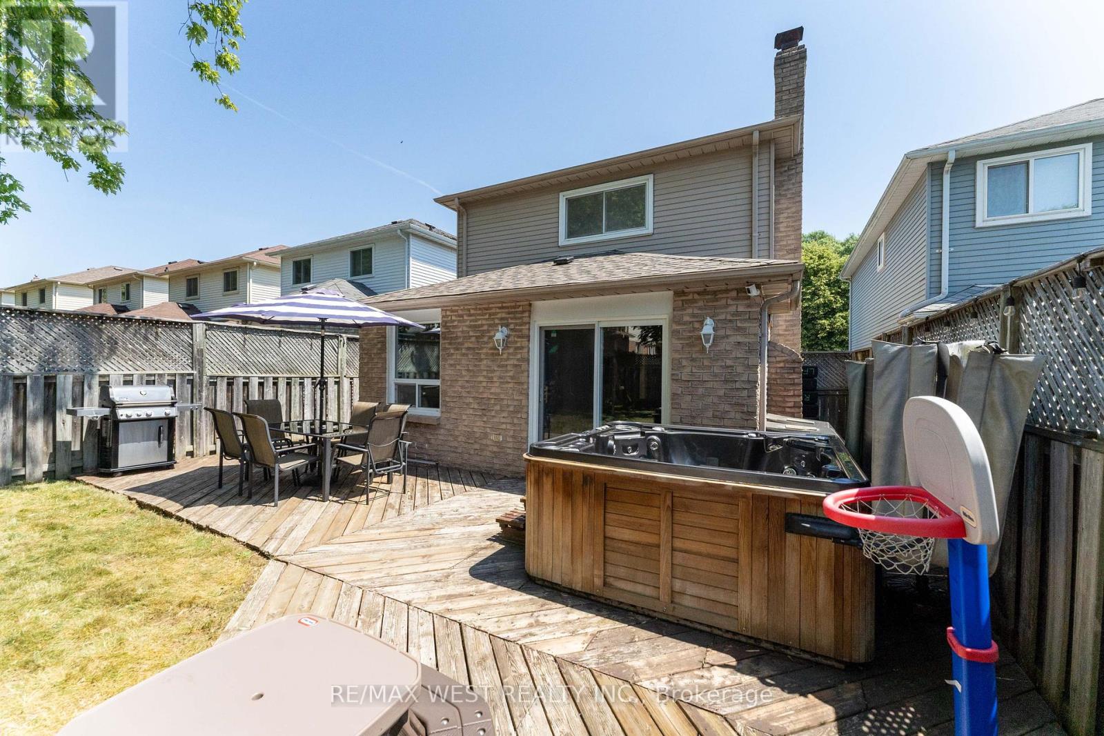 Photo 28 of 172 Lichen Crescent, Oshawa ON